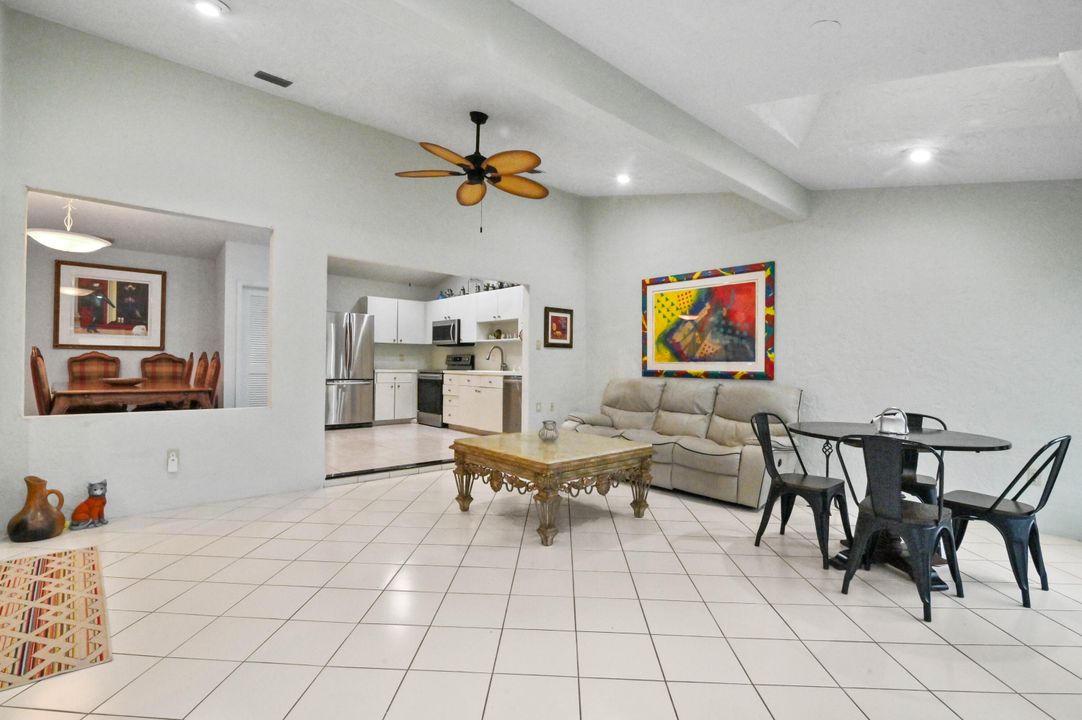 For Sale: $370,000 (2 beds, 2 baths, 1631 Square Feet)