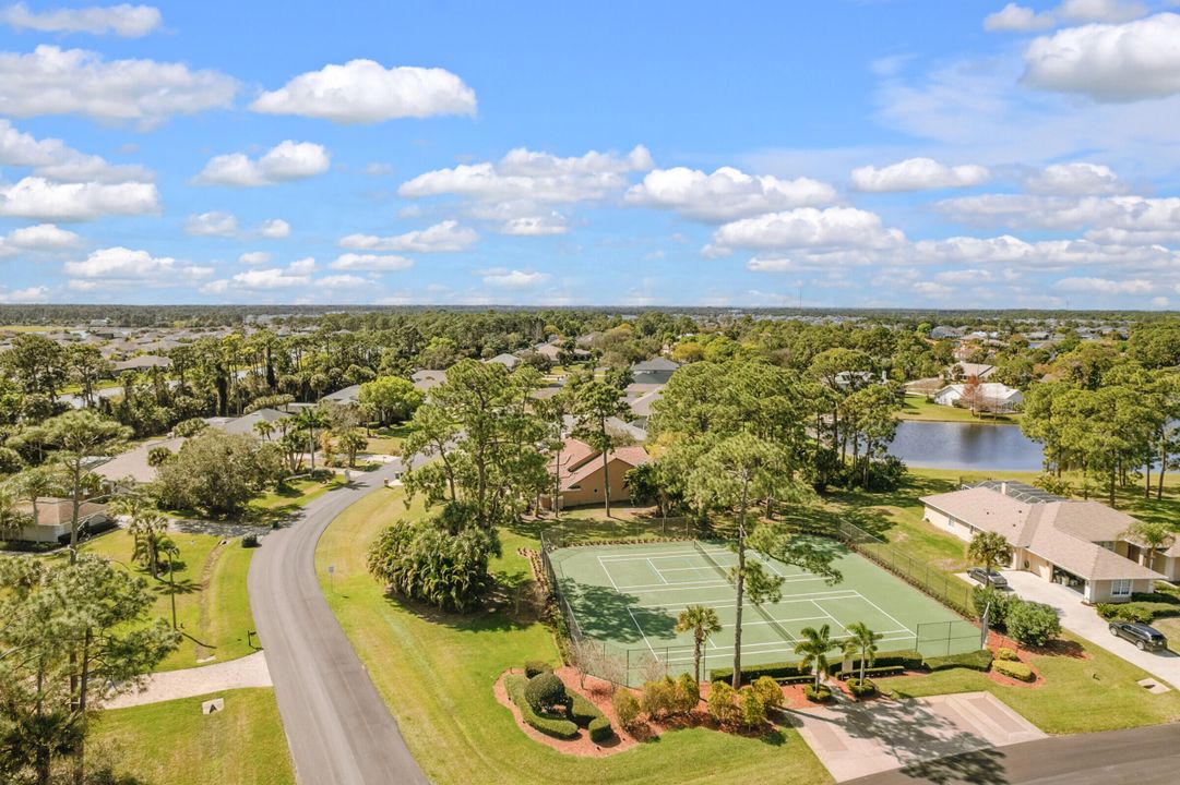 Active With Contract: $600,000 (3 beds, 2 baths, 2190 Square Feet)