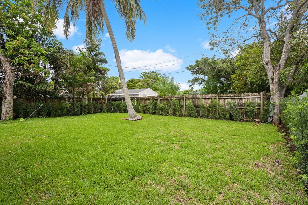 For Sale: $1,200,000 (3 beds, 2 baths, 1208 Square Feet)