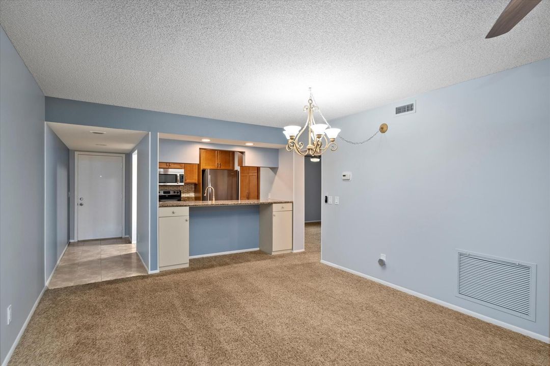 For Sale: $245,000 (2 beds, 2 baths, 1188 Square Feet)