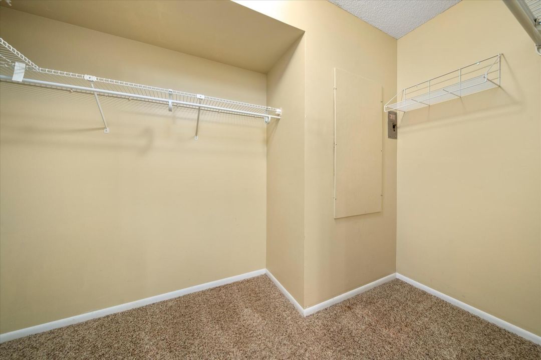 For Sale: $245,000 (2 beds, 2 baths, 1188 Square Feet)