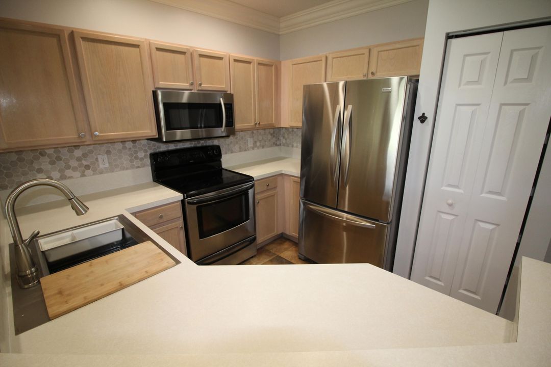 For Rent: $2,700 (2 beds, 2 baths, 1410 Square Feet)
