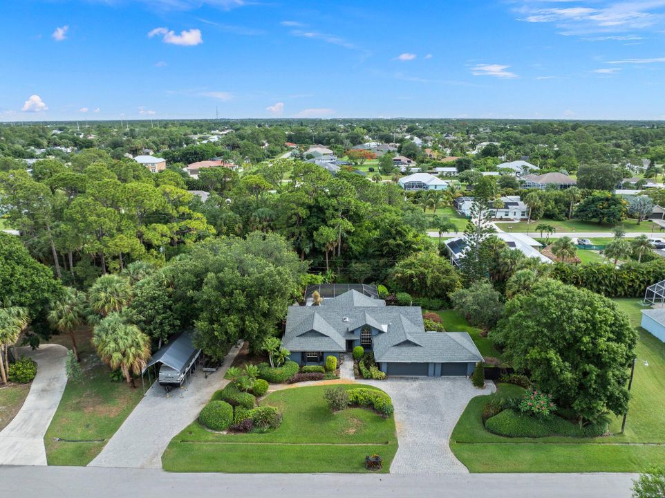 For Sale: $550,000 (3 beds, 2 baths, 1818 Square Feet)