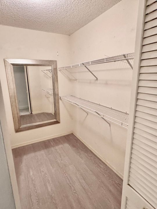 Active With Contract: $2,300 (2 beds, 2 baths, 1409 Square Feet)