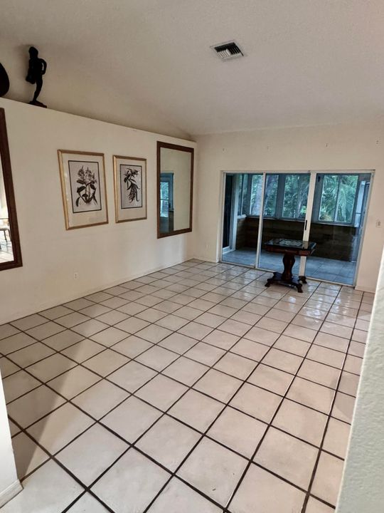 Active With Contract: $2,300 (2 beds, 2 baths, 1409 Square Feet)