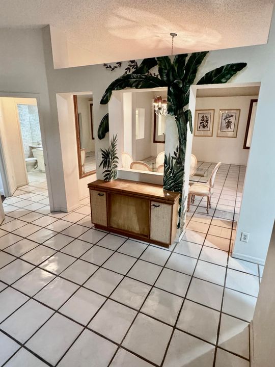 Active With Contract: $2,300 (2 beds, 2 baths, 1409 Square Feet)