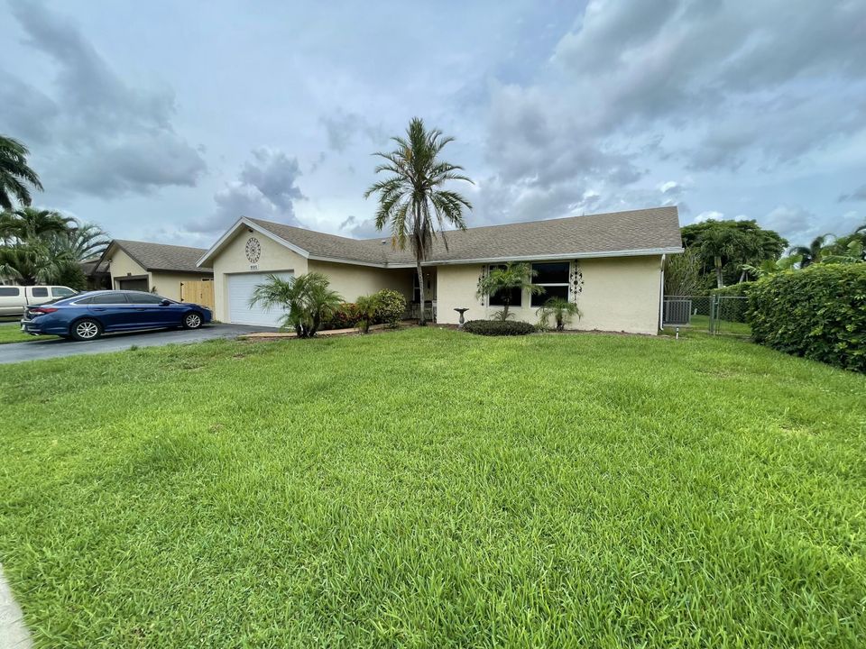 For Sale: $649,900 (4 beds, 2 baths, 1520 Square Feet)