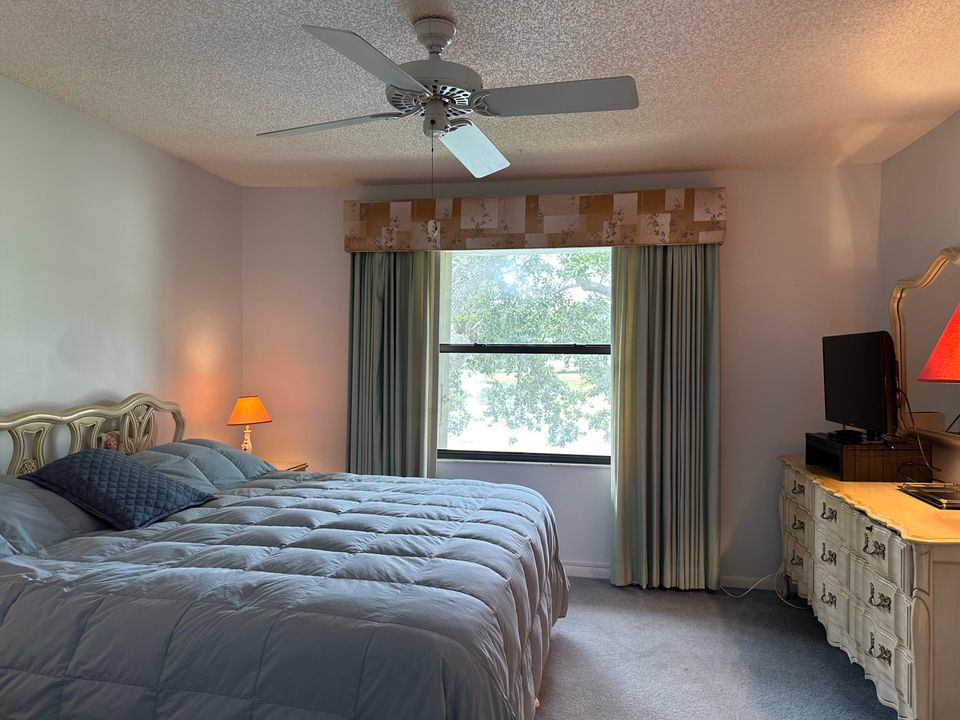 For Sale: $329,900 (2 beds, 2 baths, 1200 Square Feet)
