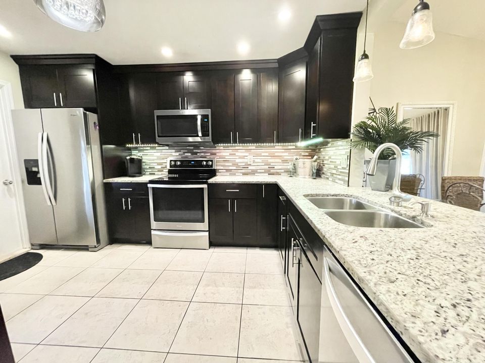 For Sale: $649,900 (4 beds, 2 baths, 1520 Square Feet)