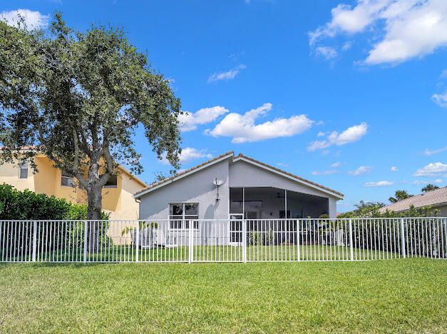 For Sale: $699,000 (4 beds, 2 baths, 2202 Square Feet)