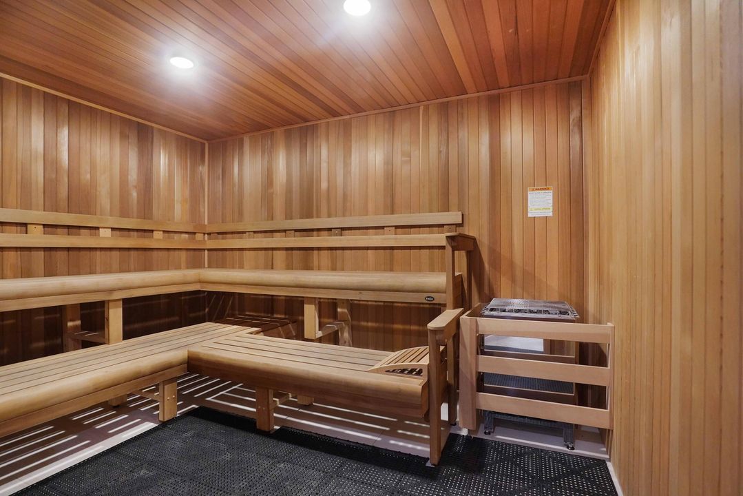 待售: $1,500,000 (2 贝兹, 2 浴室, 1341 平方英尺)