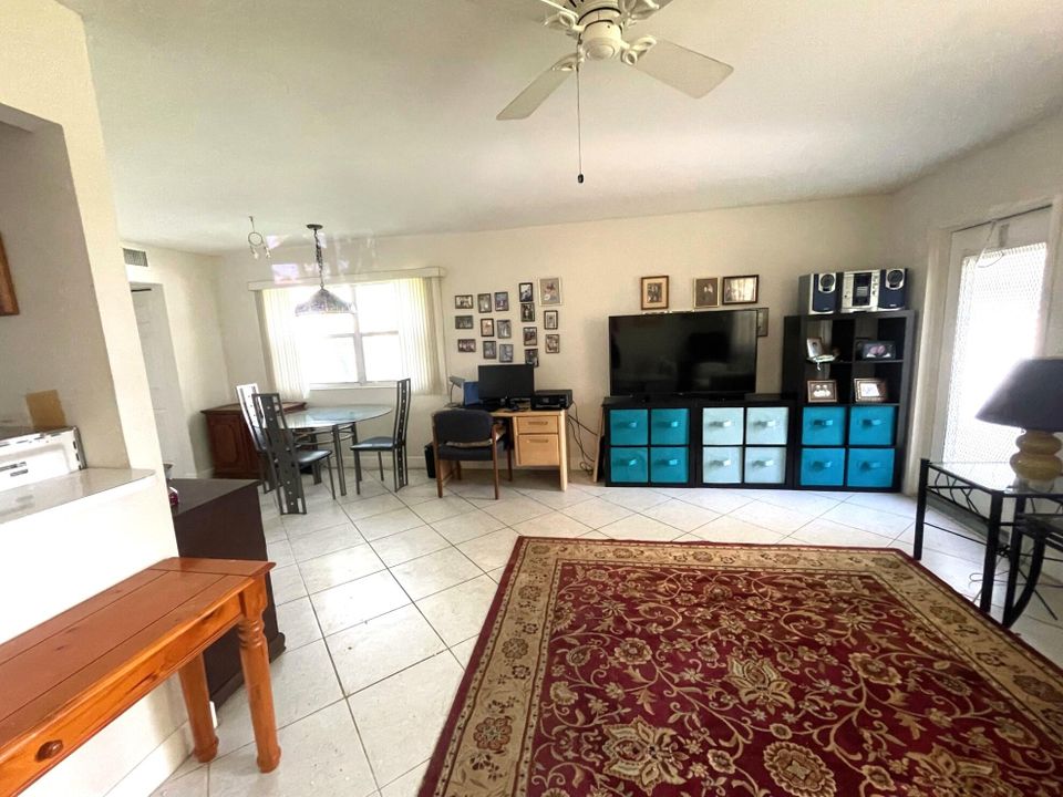 Active With Contract: $79,000 (1 beds, 1 baths, 720 Square Feet)