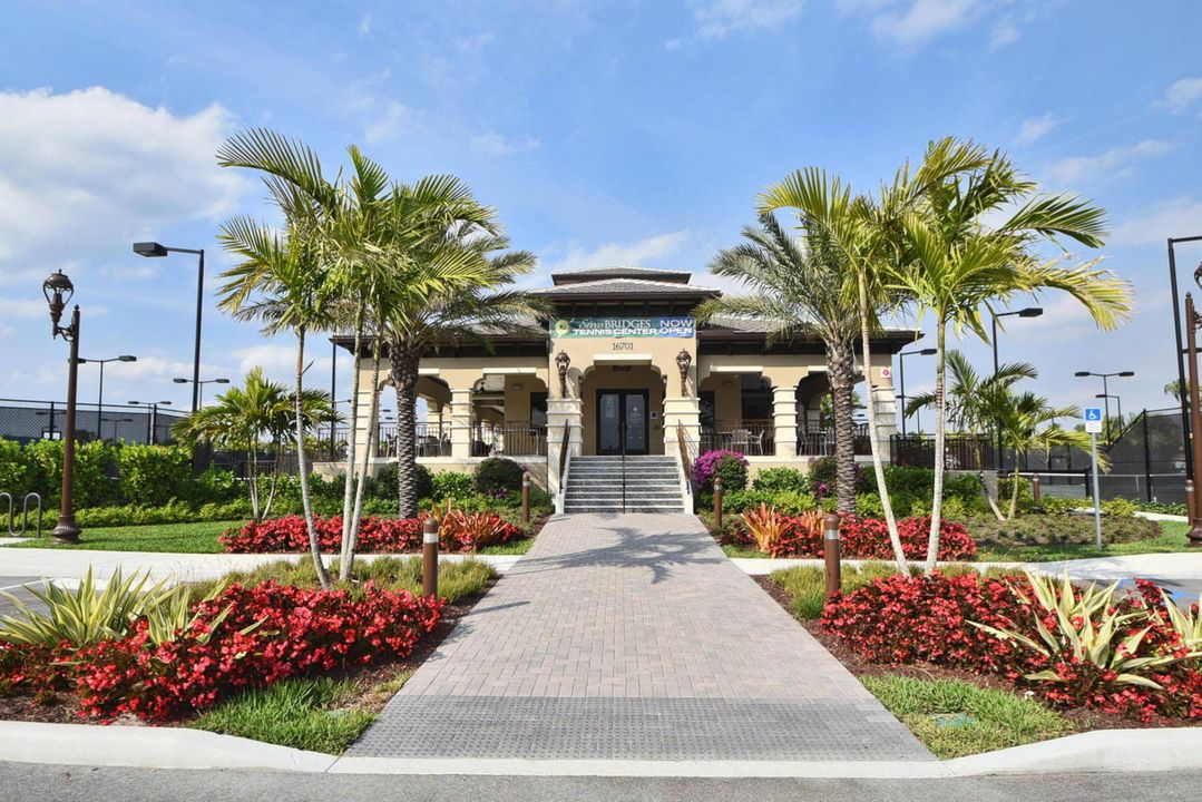 For Sale: $2,600,000 (5 beds, 5 baths, 3987 Square Feet)