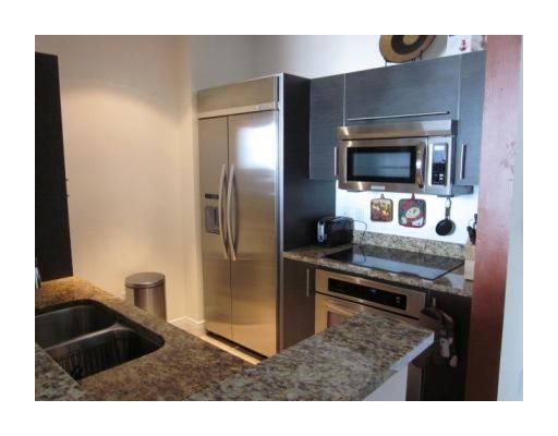 For Rent: $2,500 (1 beds, 1 baths, 797 Square Feet)