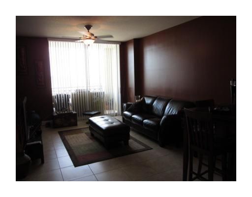 For Rent: $2,500 (1 beds, 1 baths, 797 Square Feet)