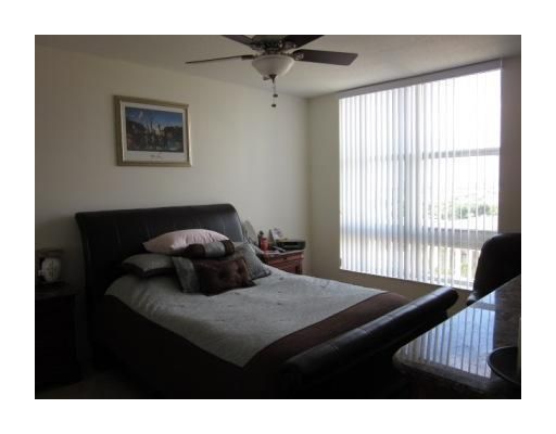 For Rent: $2,500 (1 beds, 1 baths, 797 Square Feet)