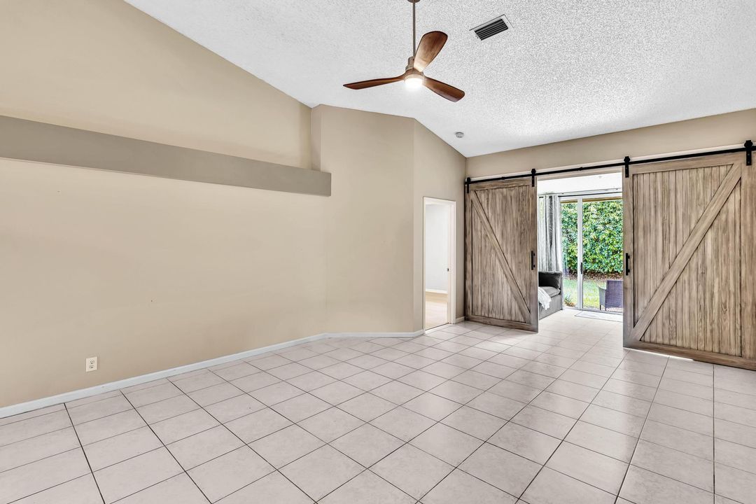 For Sale: $415,000 (2 beds, 2 baths, 1404 Square Feet)