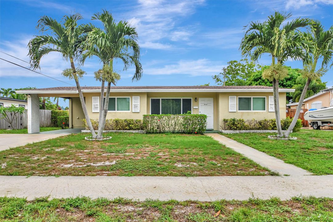 Active With Contract: $435,000 (3 beds, 2 baths, 1380 Square Feet)