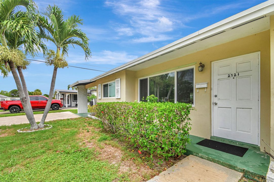 Active With Contract: $435,000 (3 beds, 2 baths, 1380 Square Feet)