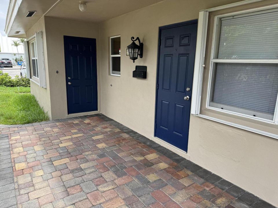 For Rent: $2,500 (2 beds, 2 baths, 960 Square Feet)