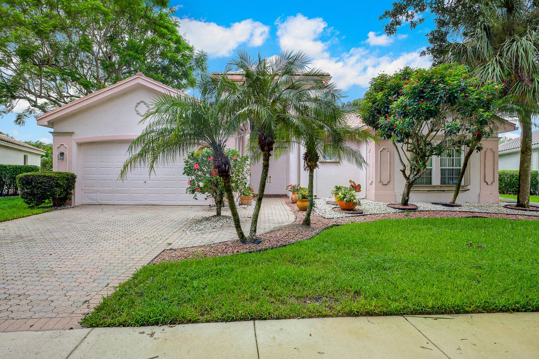 For Sale: $679,000 (4 beds, 2 baths, 2929 Square Feet)