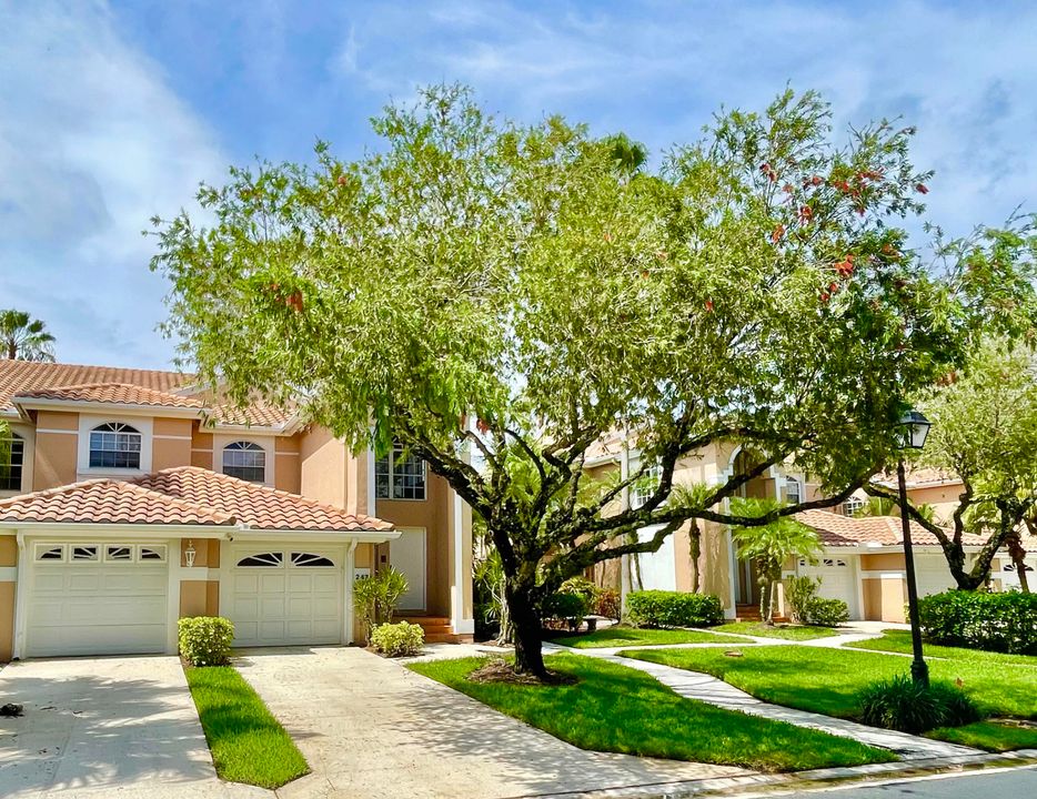 For Sale: $780,000 (3 beds, 2 baths, 2072 Square Feet)