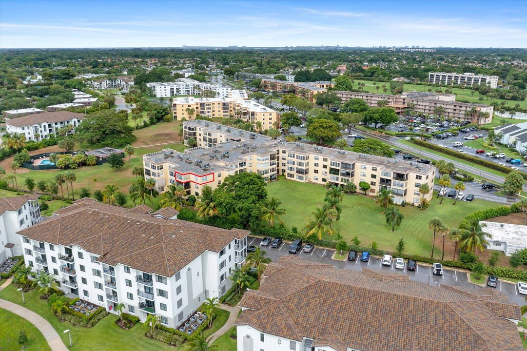 Active With Contract: $220,000 (2 beds, 2 baths, 918 Square Feet)