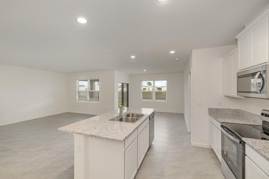 For Sale: $365,430 (3 beds, 2 baths, 1672 Square Feet)