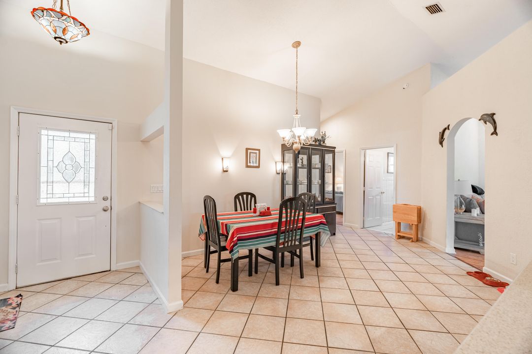 For Sale: $400,000 (3 beds, 2 baths, 1455 Square Feet)