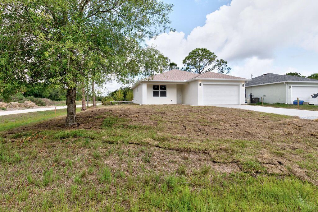 For Sale: $336,000 (3 beds, 2 baths, 1285 Square Feet)