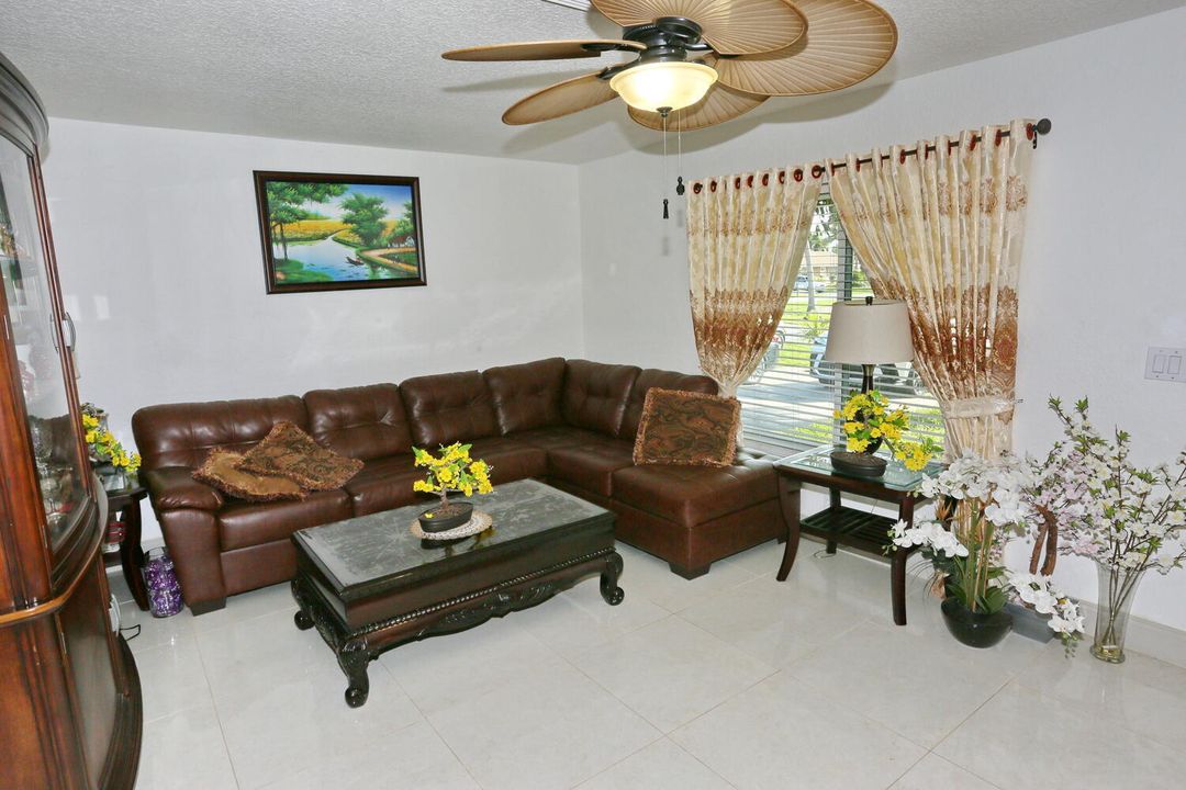 For Sale: $470,000 (3 beds, 2 baths, 1258 Square Feet)