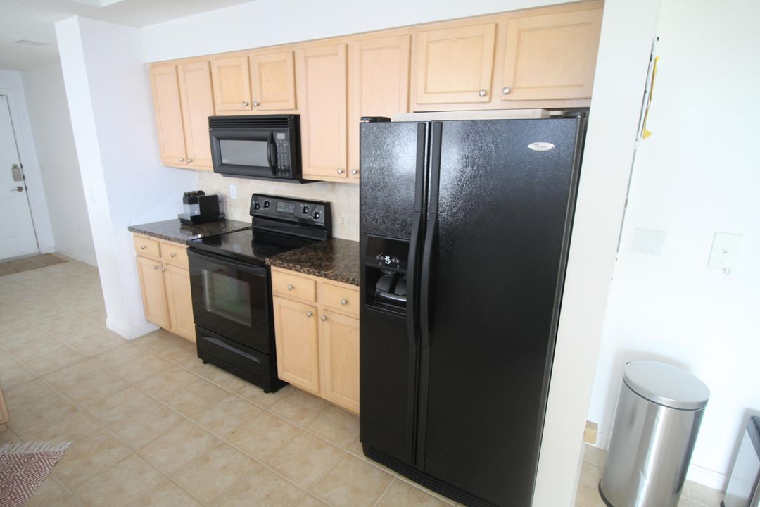 For Rent: $2,600 (2 beds, 2 baths, 1281 Square Feet)