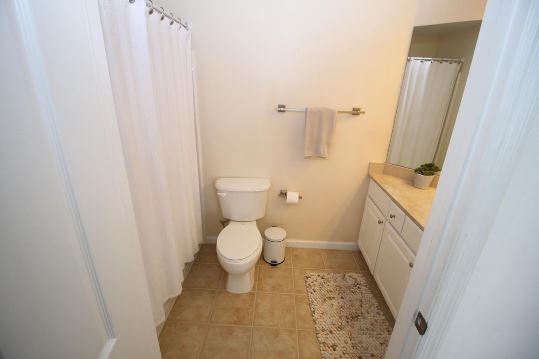 For Rent: $2,600 (2 beds, 2 baths, 1281 Square Feet)