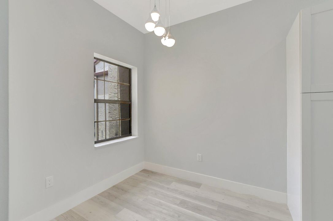 For Sale: $425,000 (3 beds, 2 baths, 1724 Square Feet)