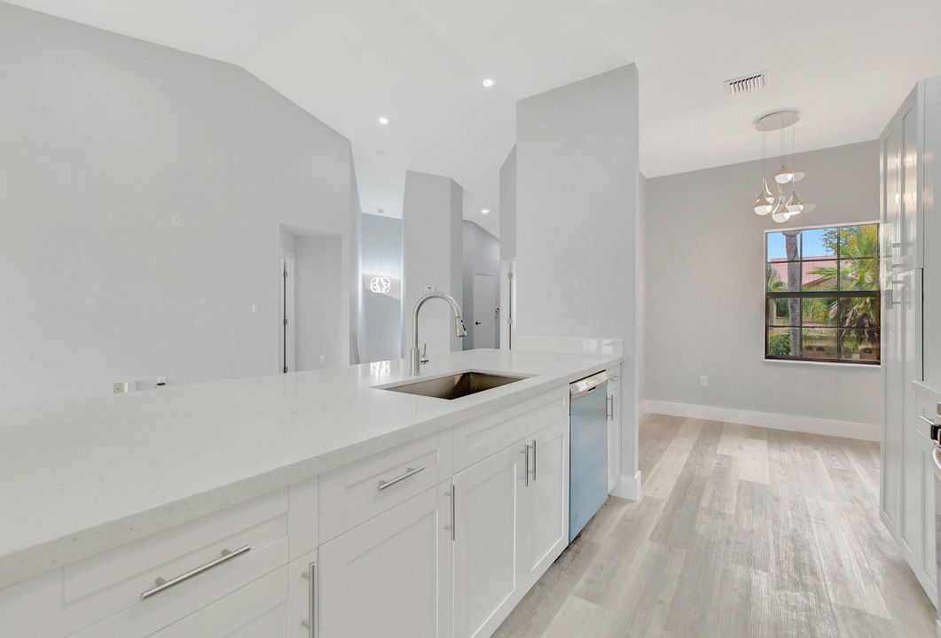 For Sale: $425,000 (3 beds, 2 baths, 1724 Square Feet)