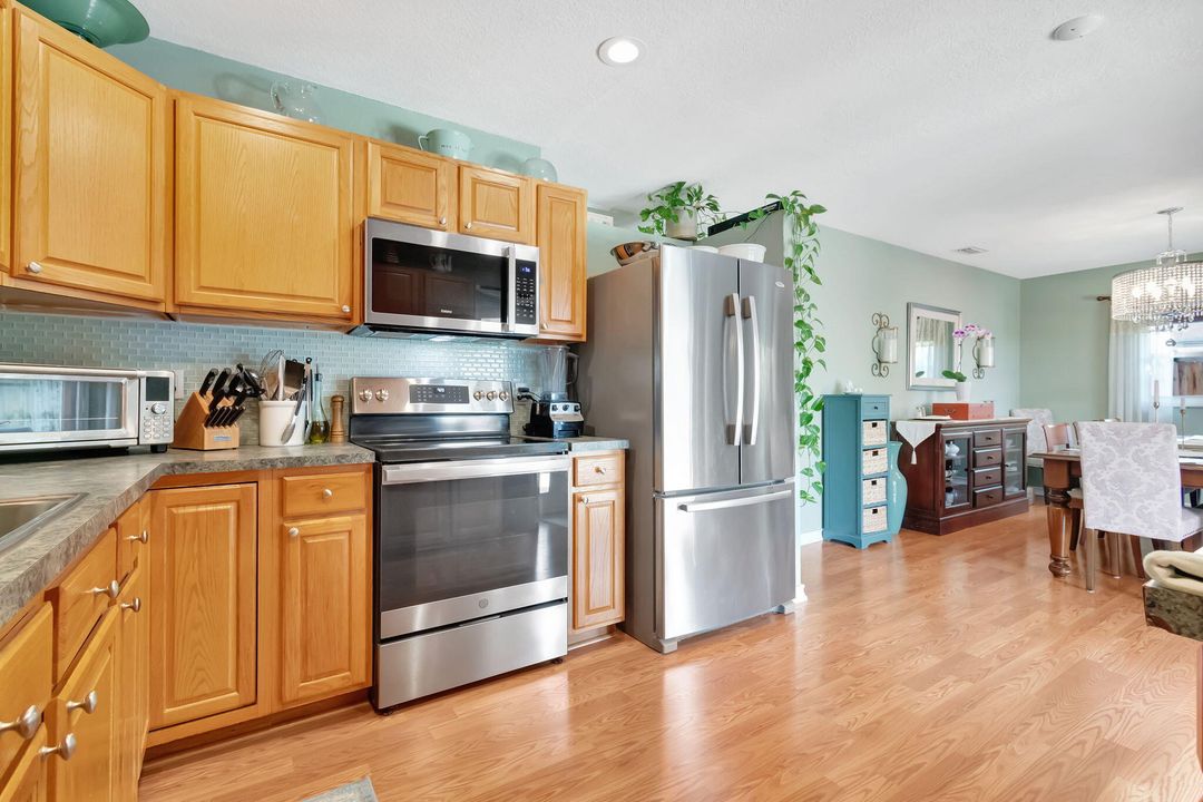 For Sale: $649,900 (3 beds, 2 baths, 1762 Square Feet)