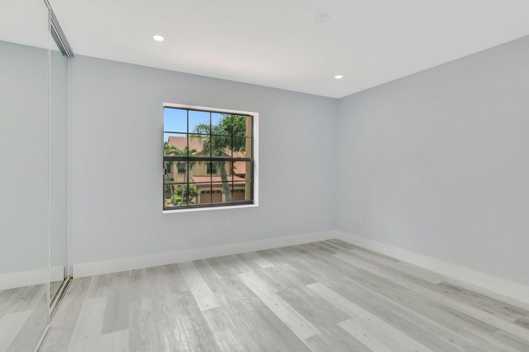 For Sale: $425,000 (3 beds, 2 baths, 1724 Square Feet)