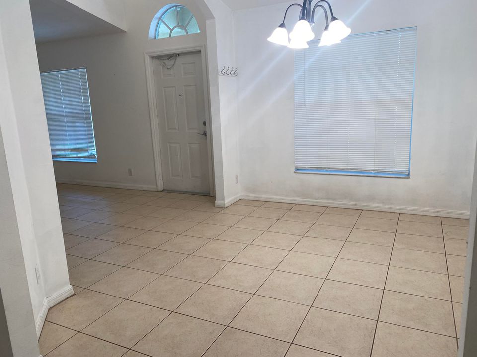 For Rent: $2,700 (3 beds, 2 baths, 1780 Square Feet)