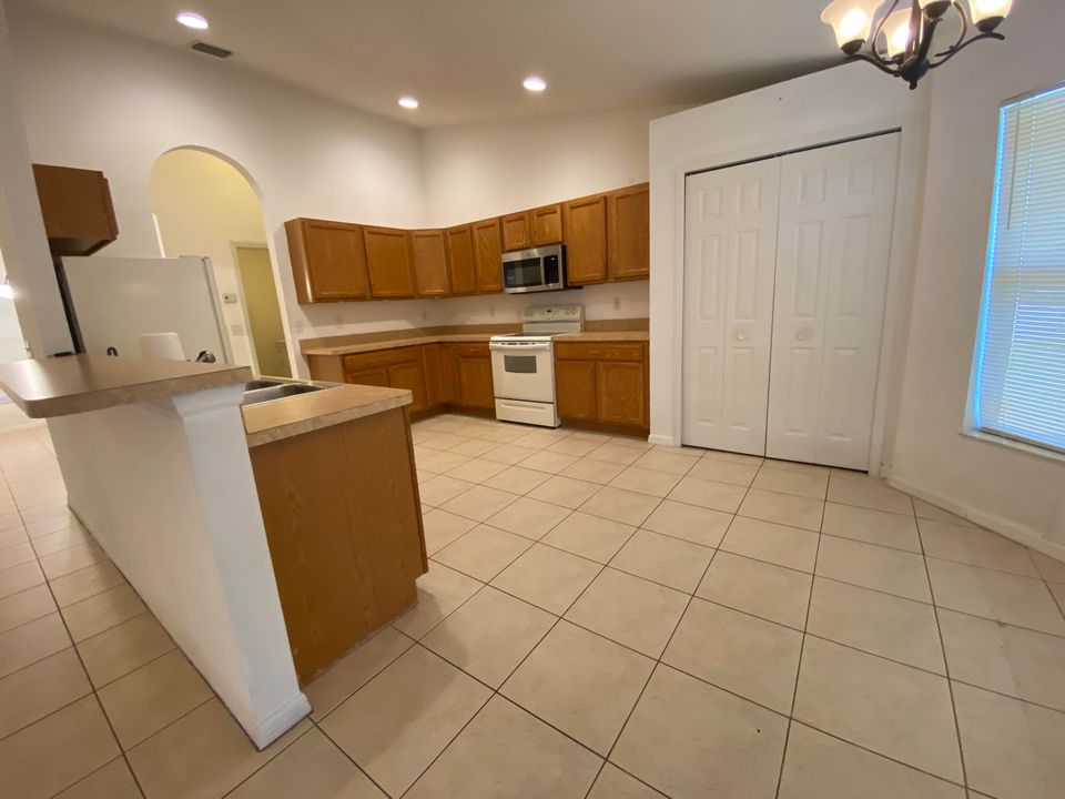 For Rent: $2,700 (3 beds, 2 baths, 1780 Square Feet)