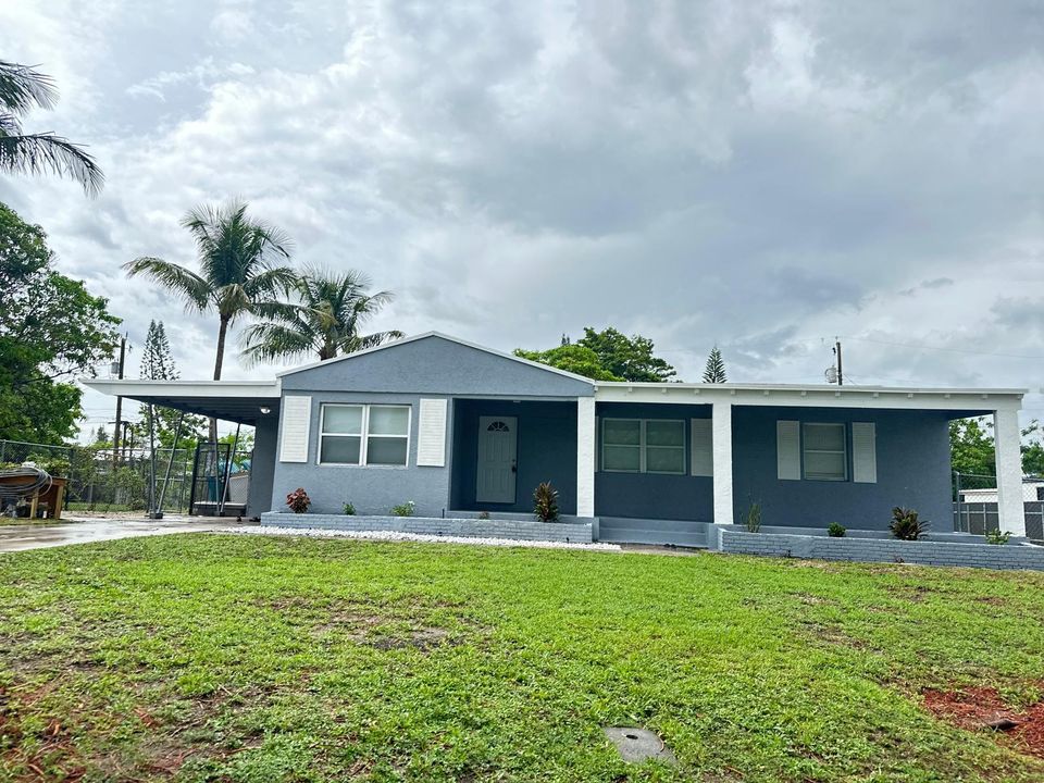 Active With Contract: $465,000 (4 beds, 3 baths, 1499 Square Feet)