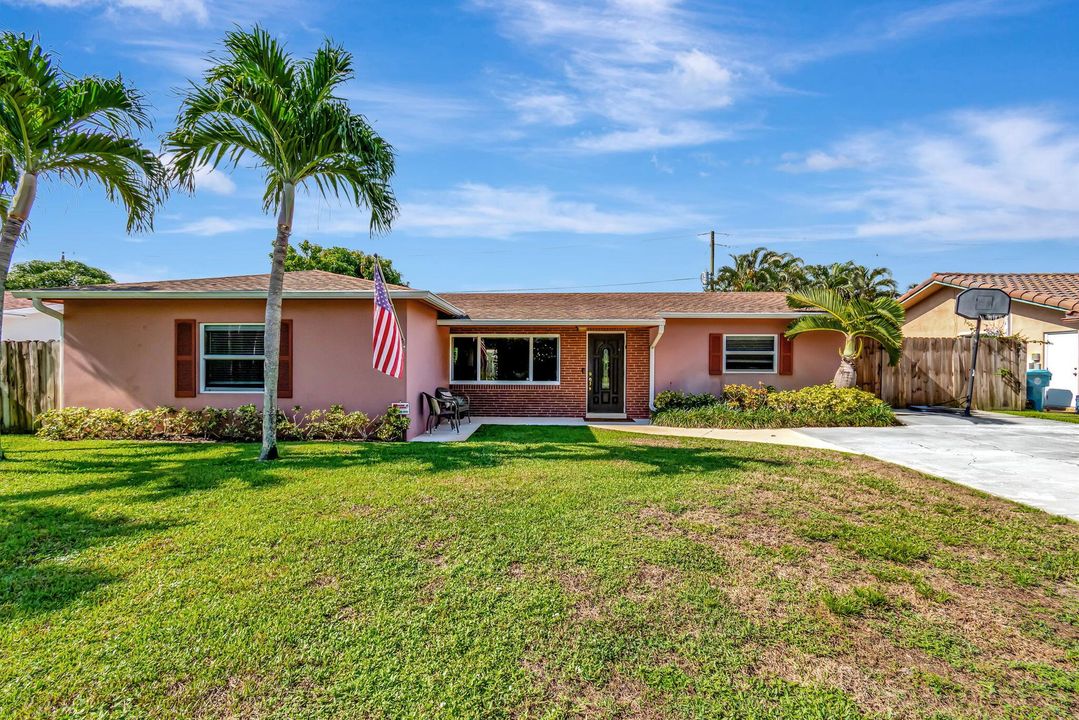 For Sale: $649,900 (3 beds, 2 baths, 1762 Square Feet)