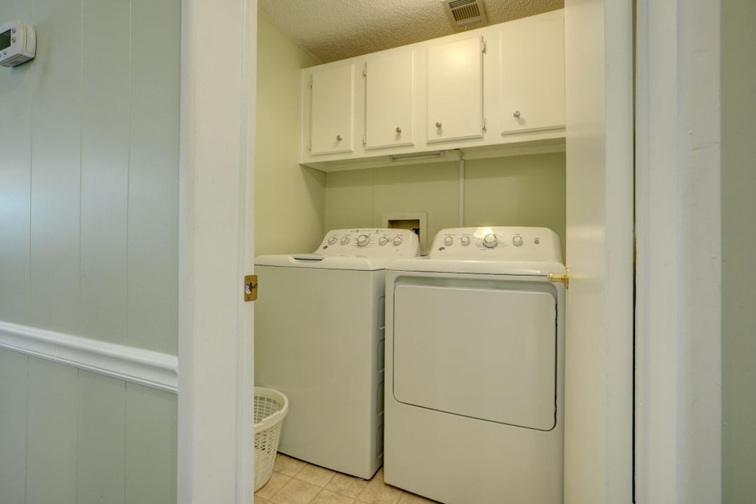 For Sale: $227,000 (2 beds, 2 baths, 1258 Square Feet)