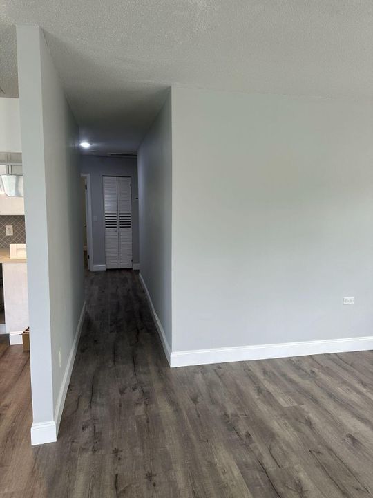 For Rent: $2,300 (3 beds, 2 baths, 1040 Square Feet)