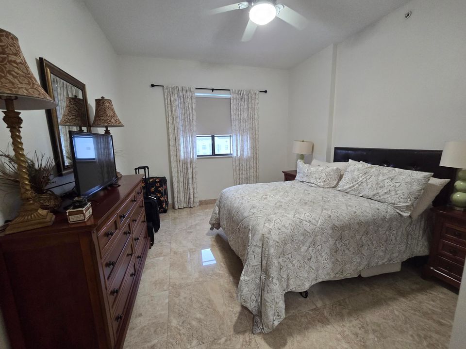 For Rent: $4,000 (2 beds, 2 baths, 1082 Square Feet)