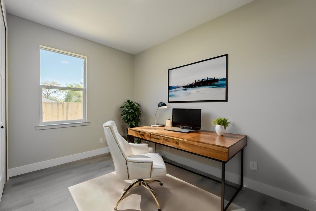 Active With Contract: $407,000 (4 beds, 2 baths, 1546 Square Feet)