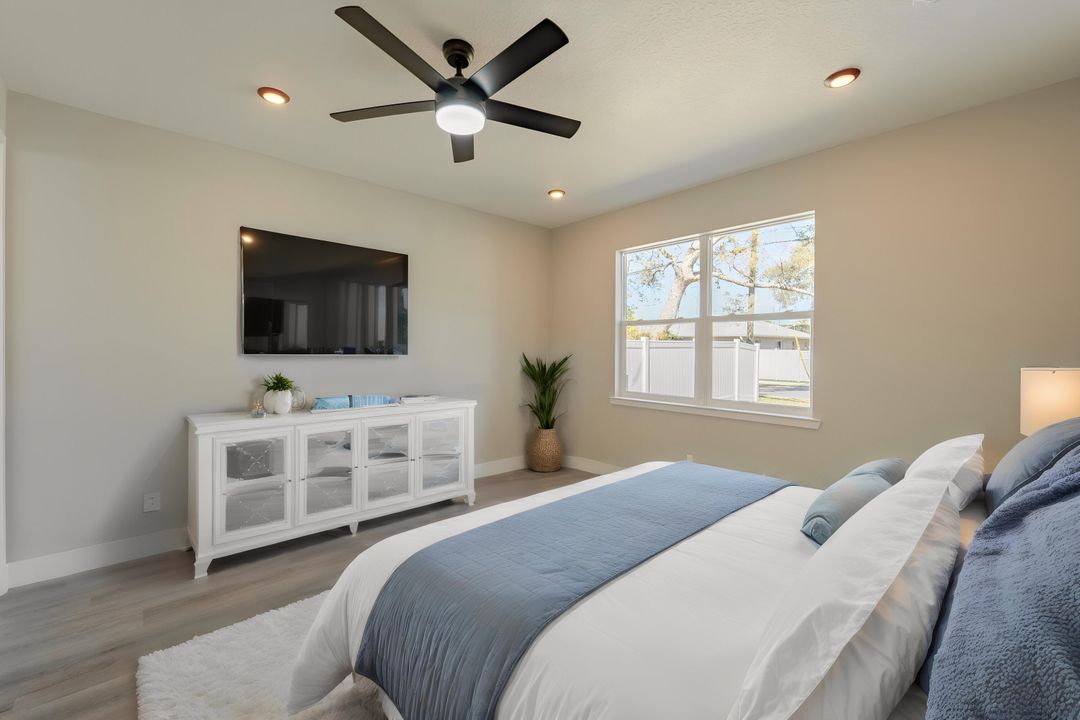 Active With Contract: $407,000 (4 beds, 2 baths, 1546 Square Feet)