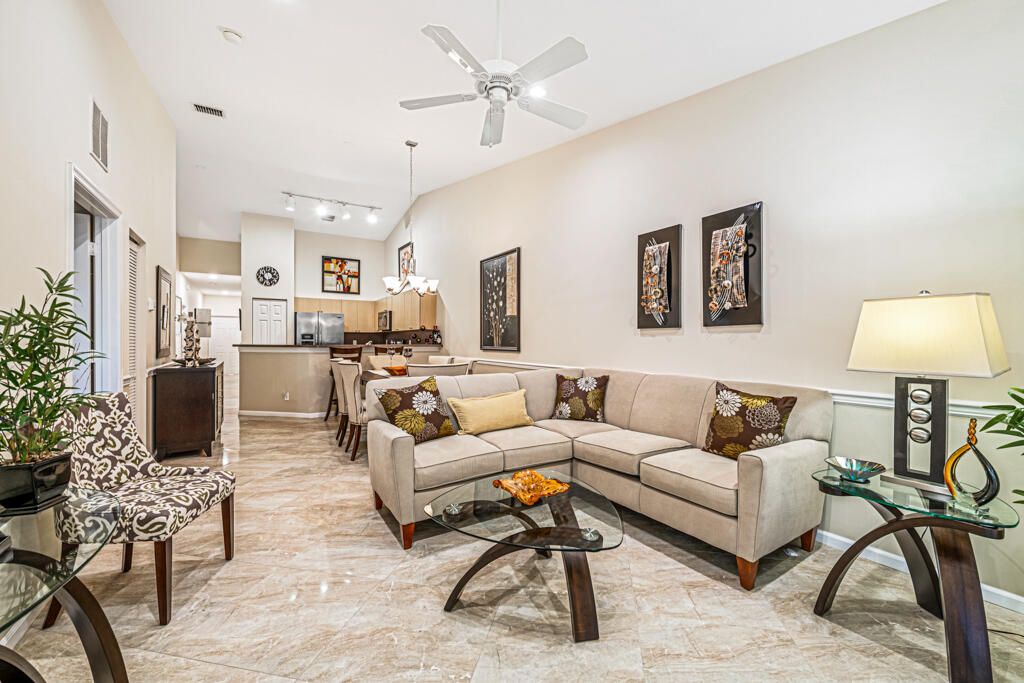 Active With Contract: $389,000 (2 beds, 2 baths, 1259 Square Feet)