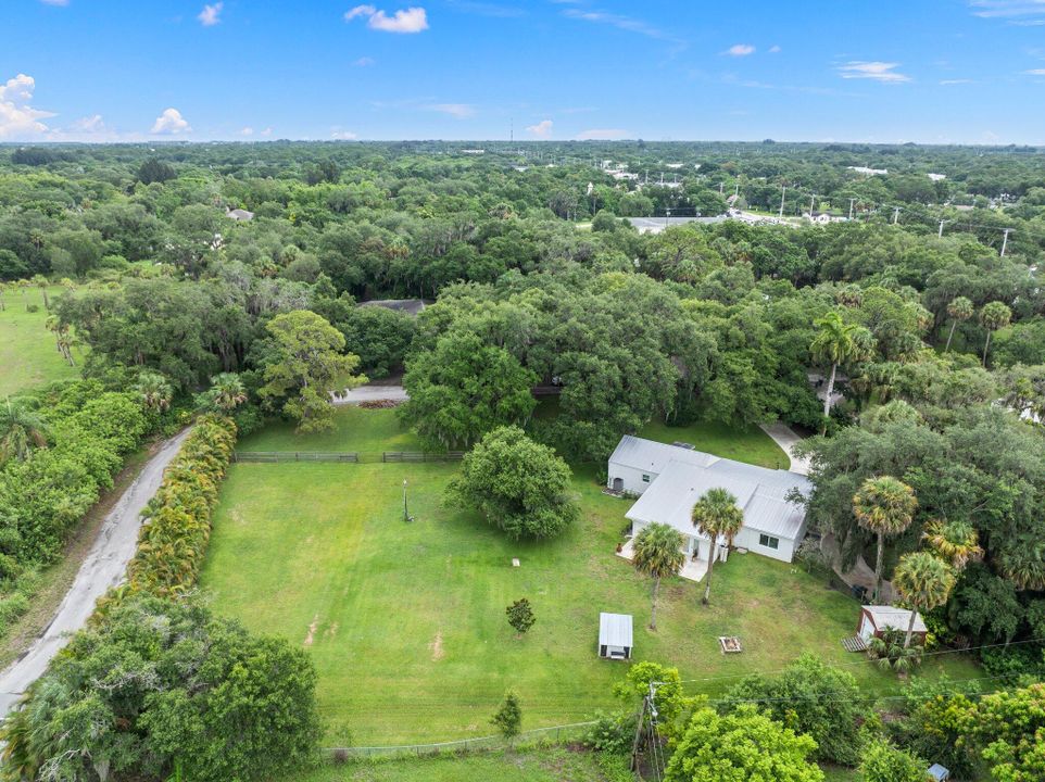 For Sale: $545,000 (3 beds, 2 baths, 2580 Square Feet)