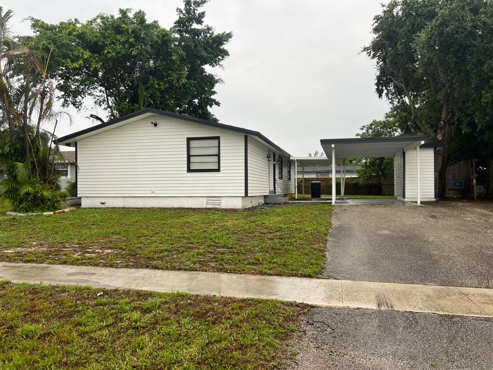 For Sale: $389,900 (3 beds, 2 baths, 1140 Square Feet)