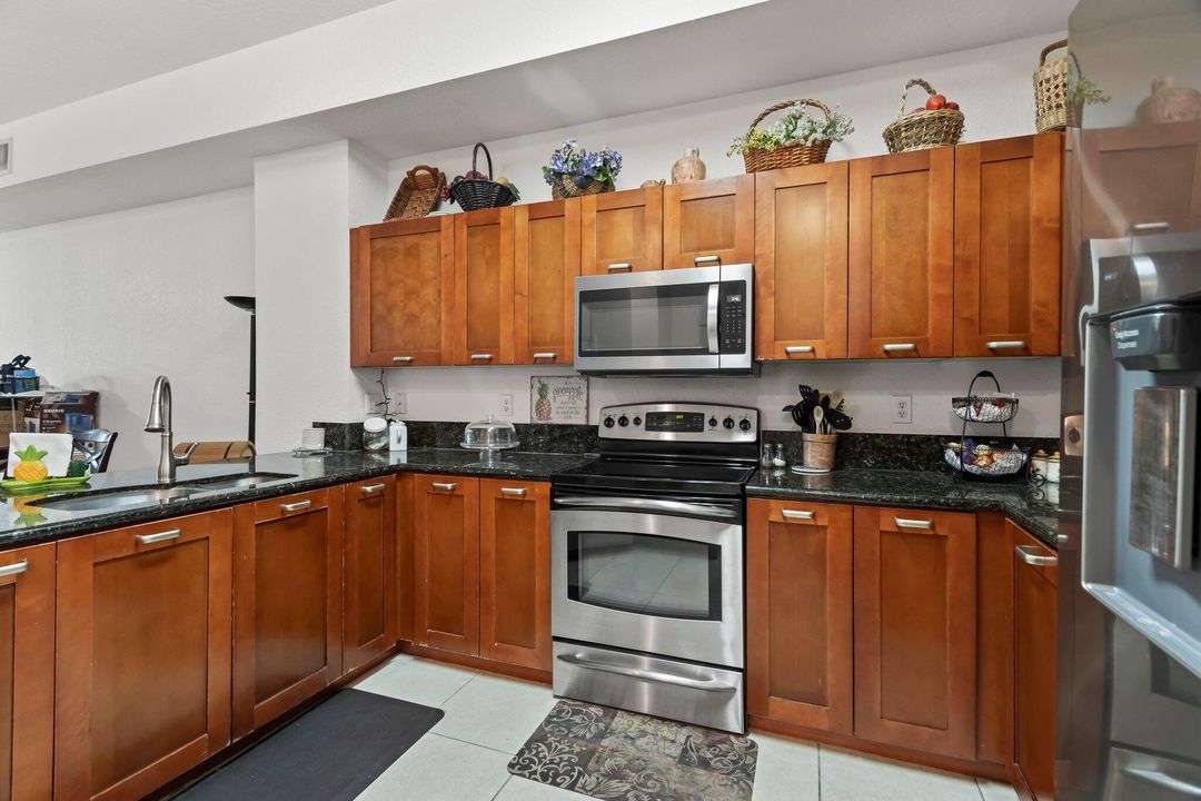 For Sale: $320,000 (3 beds, 2 baths, 1607 Square Feet)